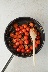 Tomaten-Balsamico-Dressing für den schnellen Brotsalat