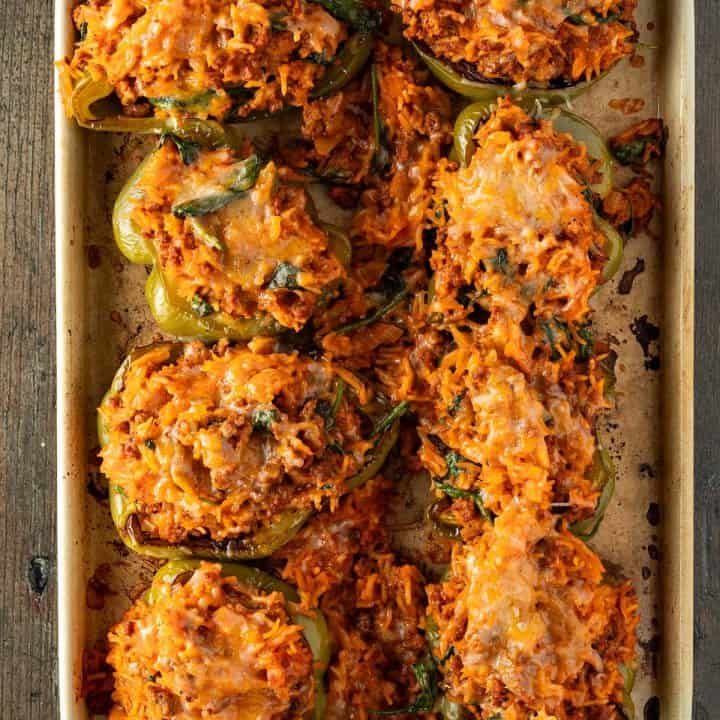 Gefüllte Paprika mit Hack und Reis (One Pot Füllung) • Jules' Menu Gefüllte Paprika mit Hack und Reis (One Pot Füllung) • Jules' Menu